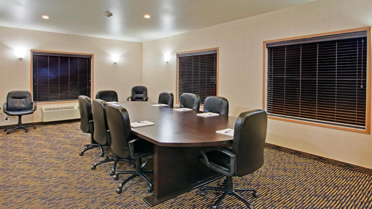 Holiday Inn Express Hotel & Suites Swift Current By Ihg Exteriör bild