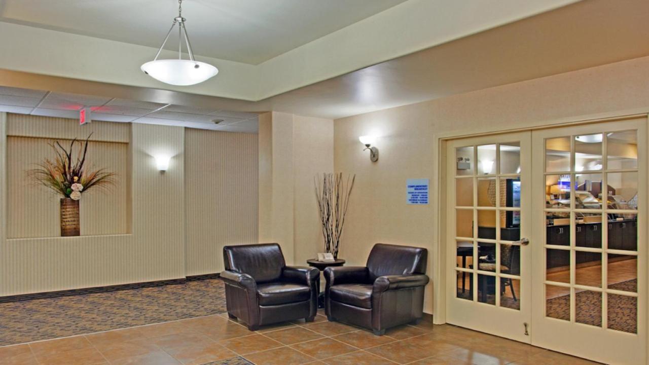 Holiday Inn Express Hotel & Suites Swift Current By Ihg Exteriör bild