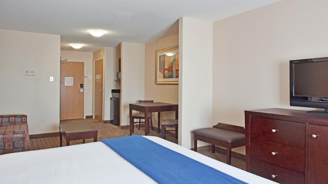 Holiday Inn Express Hotel & Suites Swift Current By Ihg Exteriör bild