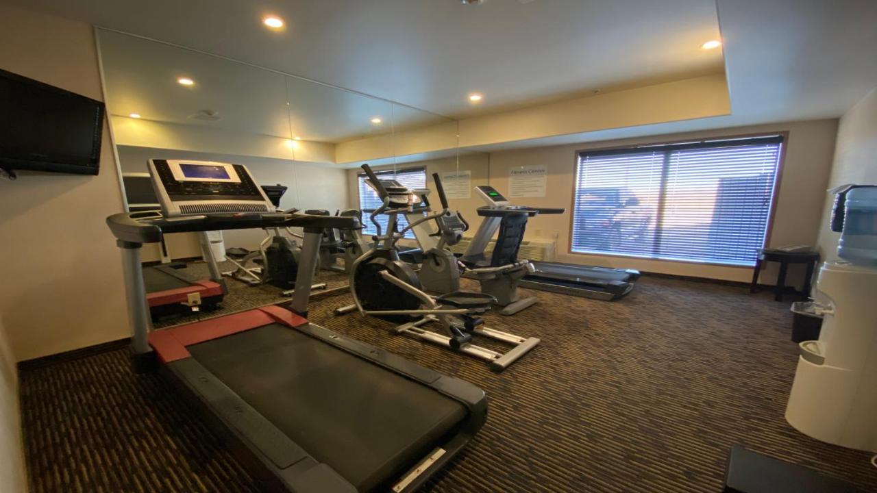 Holiday Inn Express Hotel & Suites Swift Current By Ihg Exteriör bild