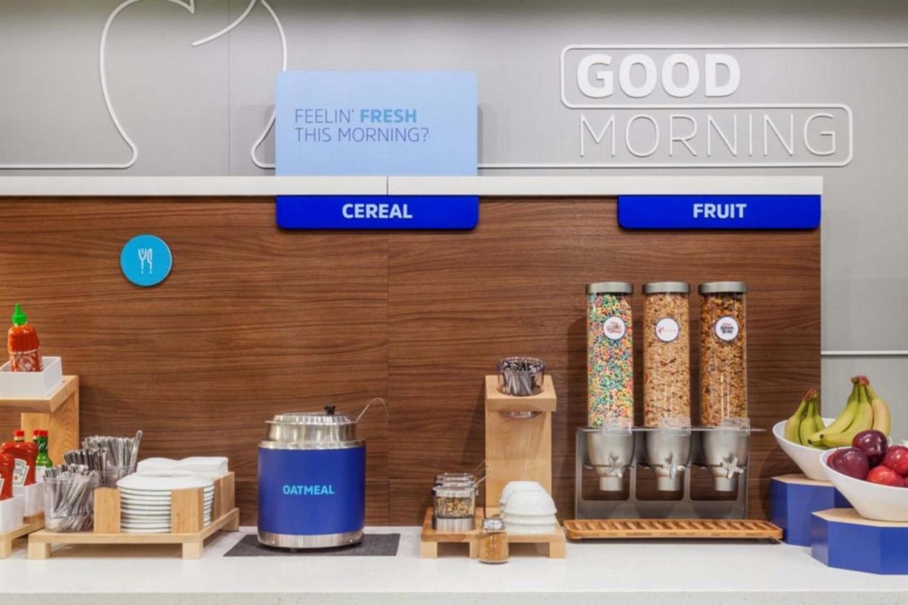Holiday Inn Express Hotel & Suites Swift Current By Ihg Exteriör bild